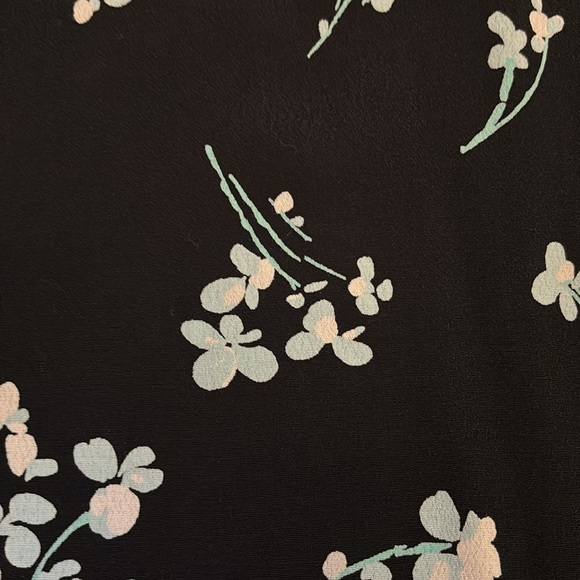 J crew women L blouse with floral pattern and placket. NWT - Picture 5 of 6